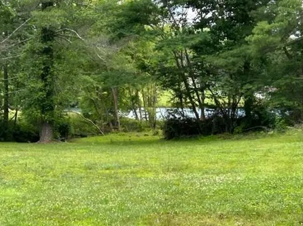 2A/B Tranquil Pointe Ln, Hiawassee, GA 30546