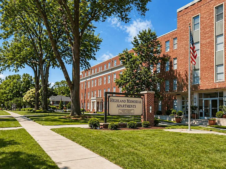 Highland Memorial Apartments — Photo 16
