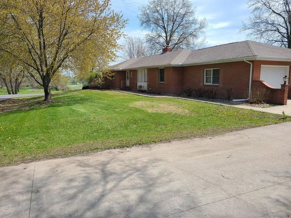 802 David Dr, Gallatin, MO 64640