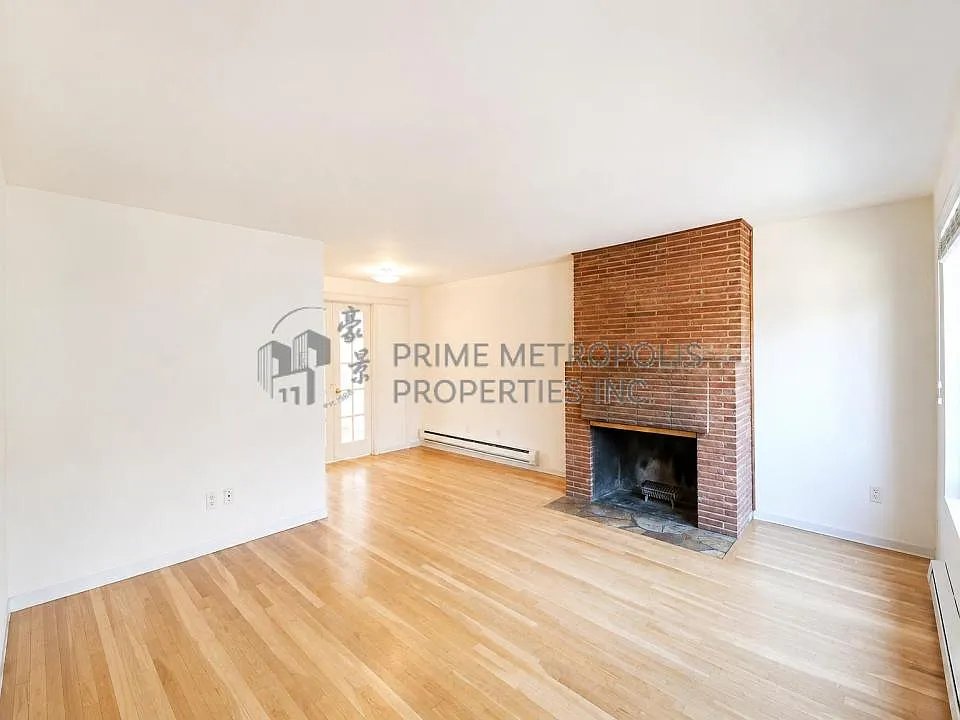9208 9210 9212 Ashworth Ave N Seattle WA 98103 ACL - 9210 — Photo 2