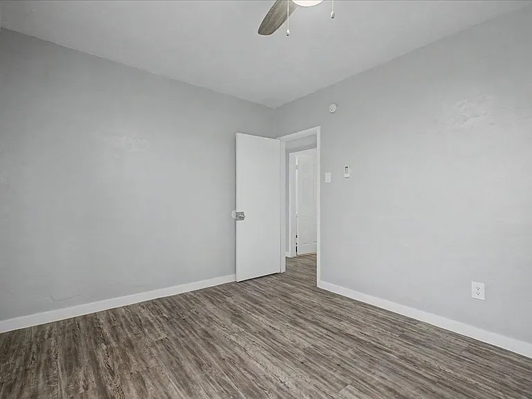 2122 N Forgeus Ave #C — Photo 13