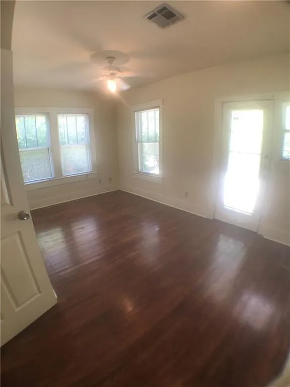 5 bed, 1288 sqft, $4,200 — Photo 2