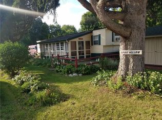 1 Pine Hollow Dr, Batavia, NY 14020