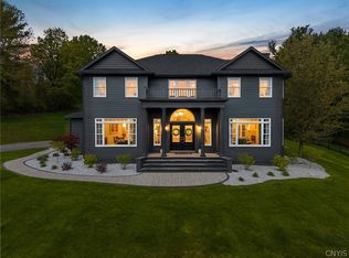 4595 Bloomsbury Dr, Syracuse, NY 13215