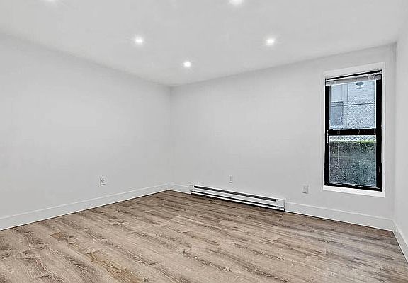 3rd image of 3044 32nd St APT B5
