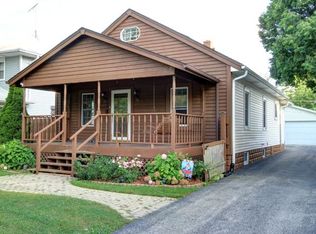 1605 Hyde Park Ave, Waukegan, IL 60085