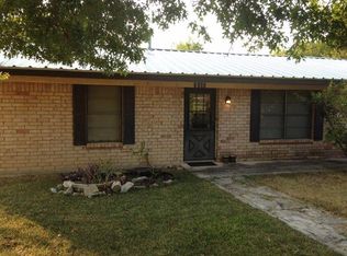 1205 Greenlawn Pkwy, Blanco, TX 78606