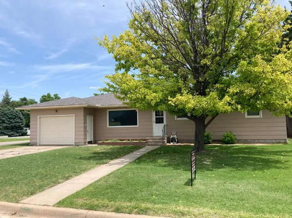 620 N Hart St, Meade, KS 67864