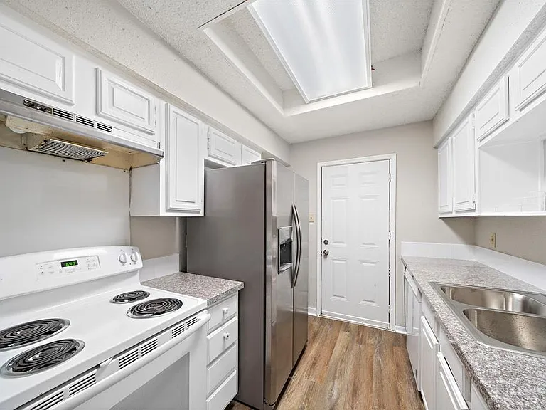 7700 Creekbend Dr #88 — Photo 5