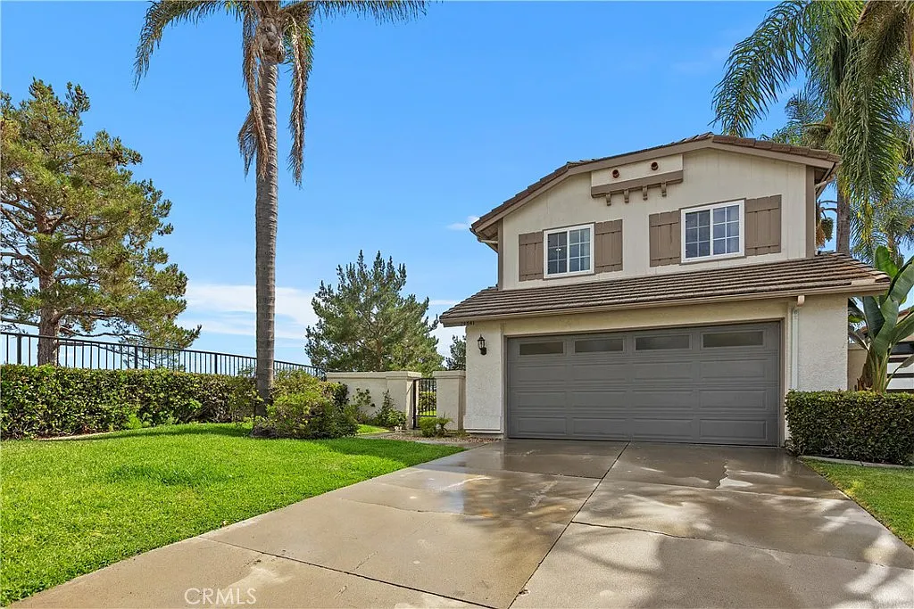 4 bed, 2.5 bath, 1865 sqft, $5,950 — Photo 1