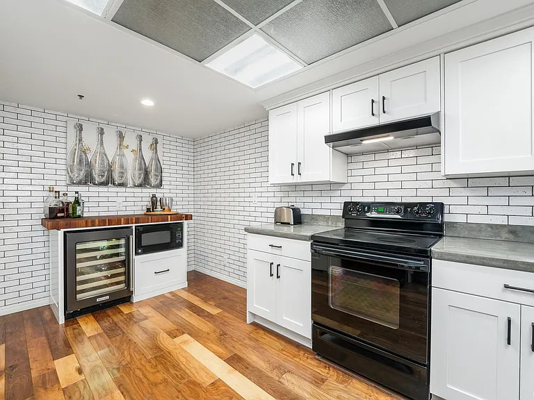 48 W Broadway S #407 — Photo 10