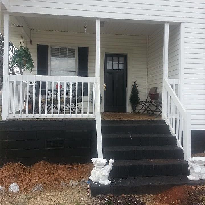 2nd image of 11 Hammett St