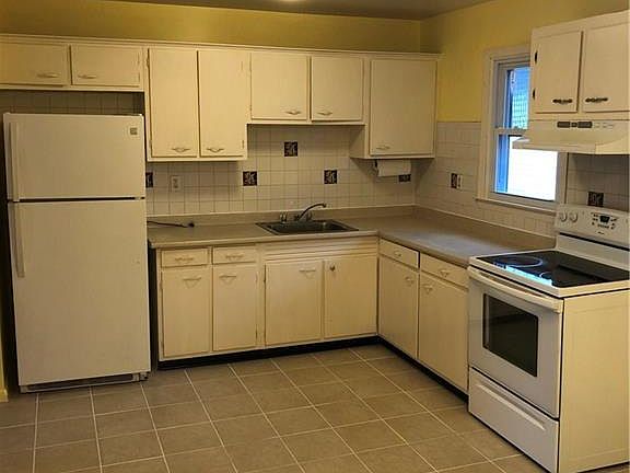 5th image of 42 Glasser St #2