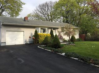 50 County Pl, Deer Park, NY 11729