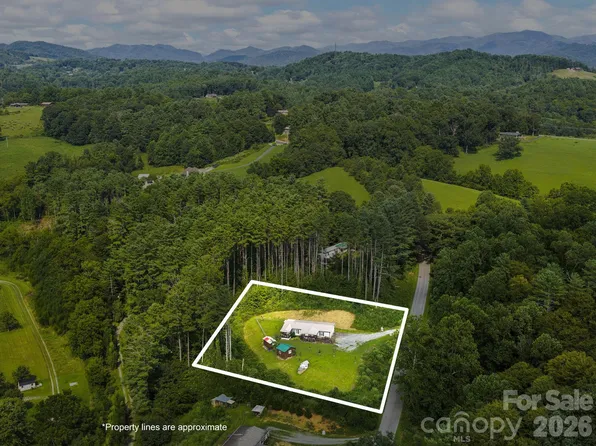 380 Green Acres Dr, Mars Hill, NC 28754
