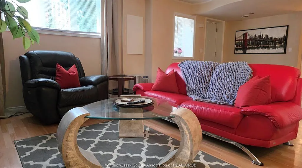 2 bed, $2,000 — Photo 3