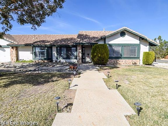 3rd image of 19042 Cronese Ln