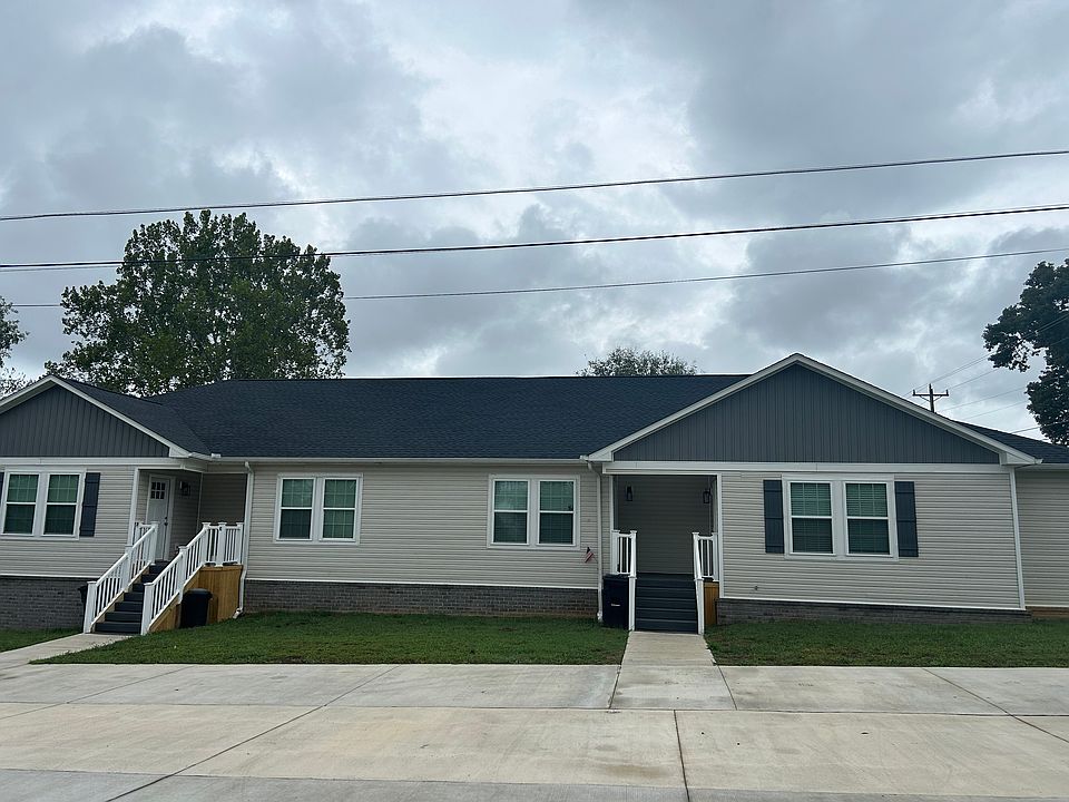 Unit A, 3br/2ba