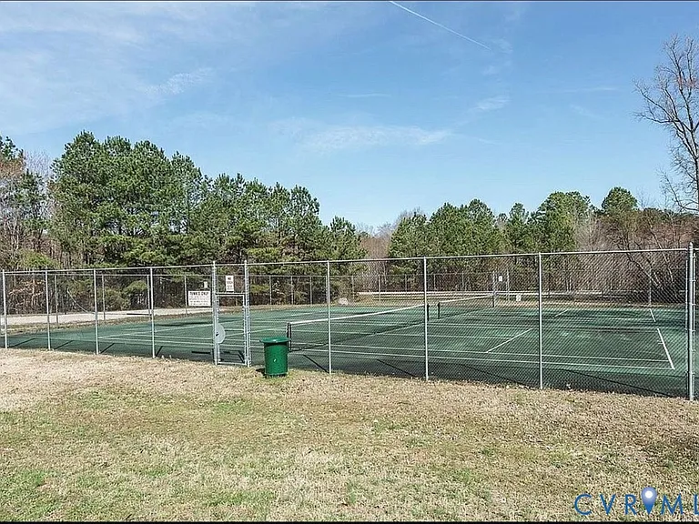 7806 Fern Hollow Dr — Photo 35