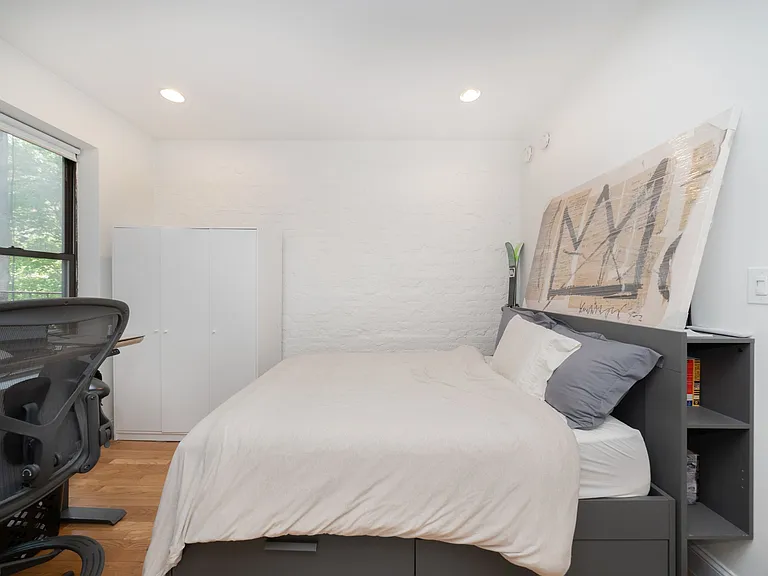 128 W 13th St #21 — Photo 4