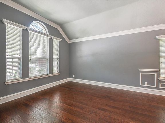 4th image of 3005 Great Southwest Dr