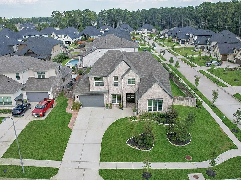 902 Falcon Hollow Ln — Photo 44