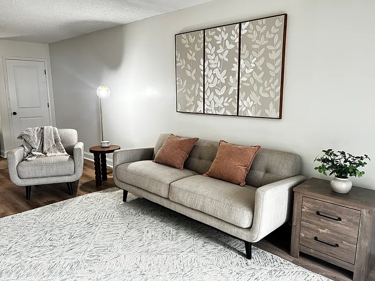 Brookhaven Apartments — Photo 29