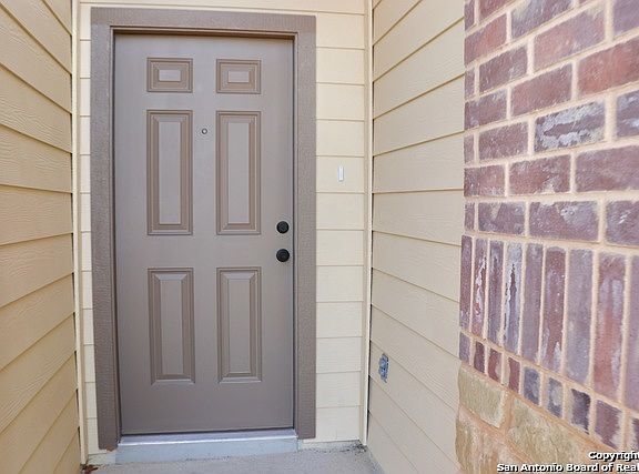 4th image of 220 Kasper Way