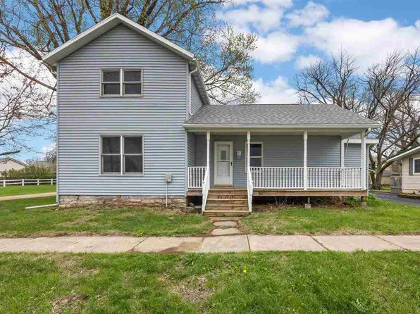 1000 Stinocher St, Solon, IA 52333