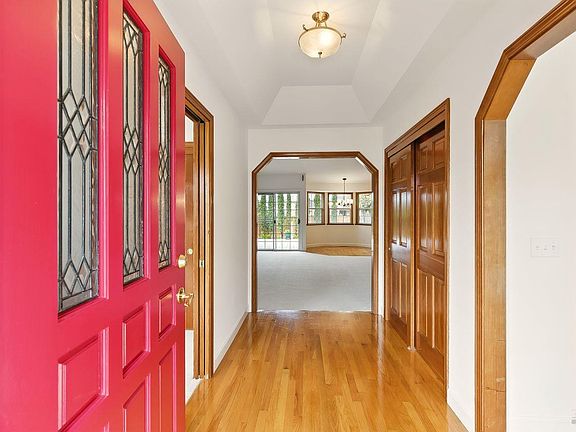 4th image of 6113 Amie Drive