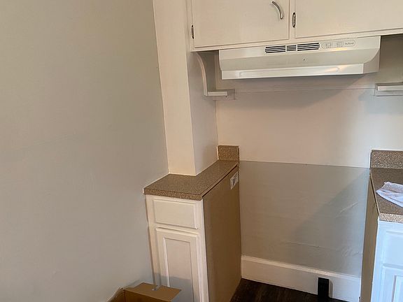 3rd image of 2322 Fairmont Ave