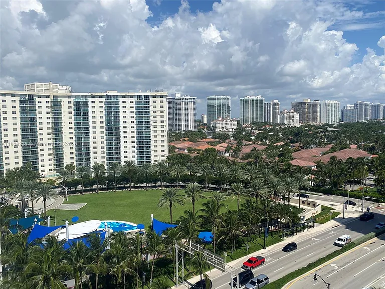 19201 Collins Ave #733 — Photo 23