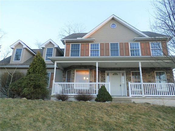 2nd image of 3229 Scenic Dr