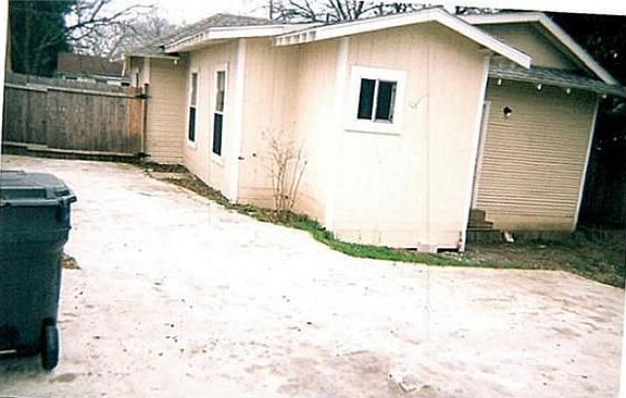 4th image of 1441 E Ann Arbor Ave