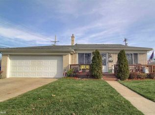 32930 Rosenbusch Dr, Warren, MI 48088