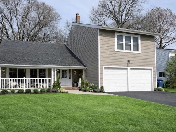 43 Concord Rd, Marlton, NJ 08053