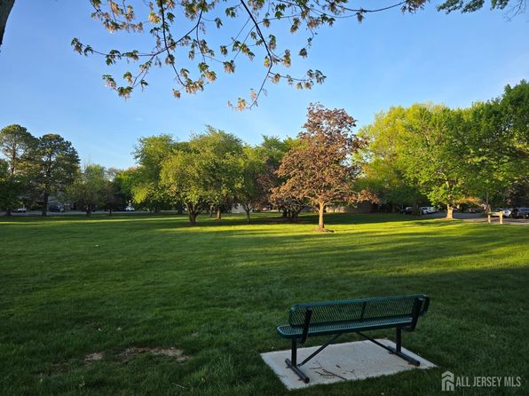 50 Pheasant Run, Edison, NJ 08820