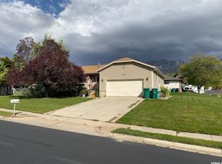 1052 Ash Dr, Layton, UT 84040