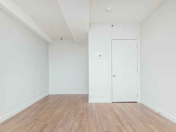 5th image of 38 Melrose St #607