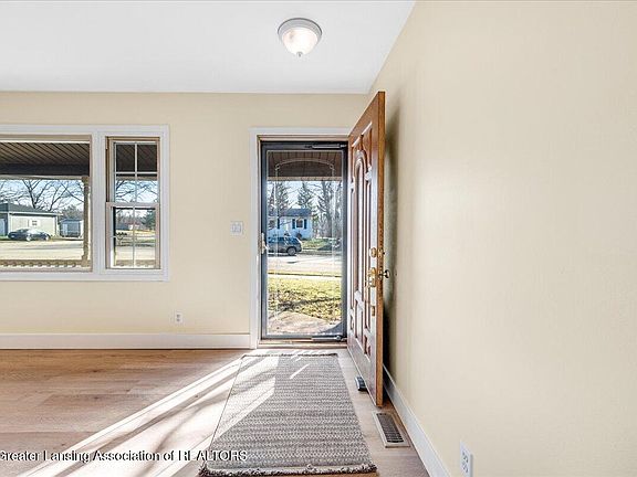 4th image of 111 Bouck Ave