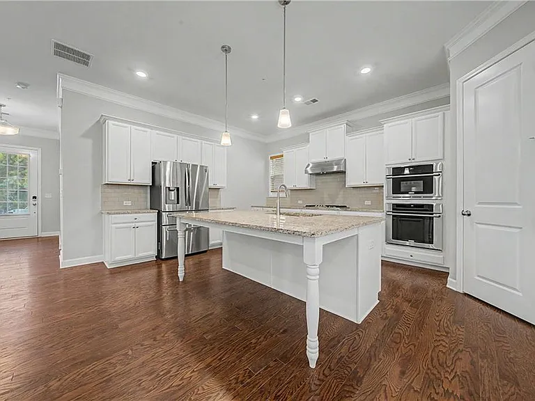 165 Mansfield Dr — Photo 10