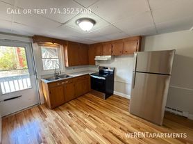 54 Walnut St, Putnam, CT