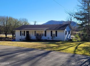105 Mountain View Dr, Rocky Top, TN 37769