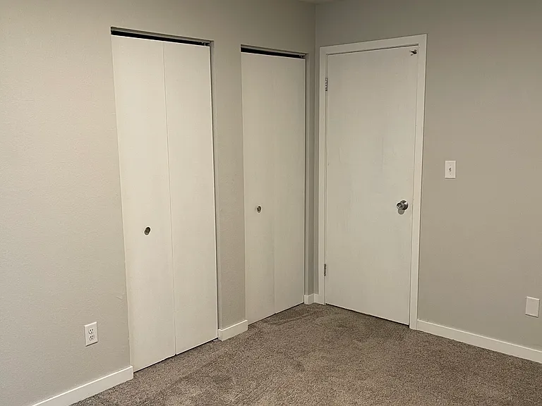 436 S Van Buren St #5S — Photo 11