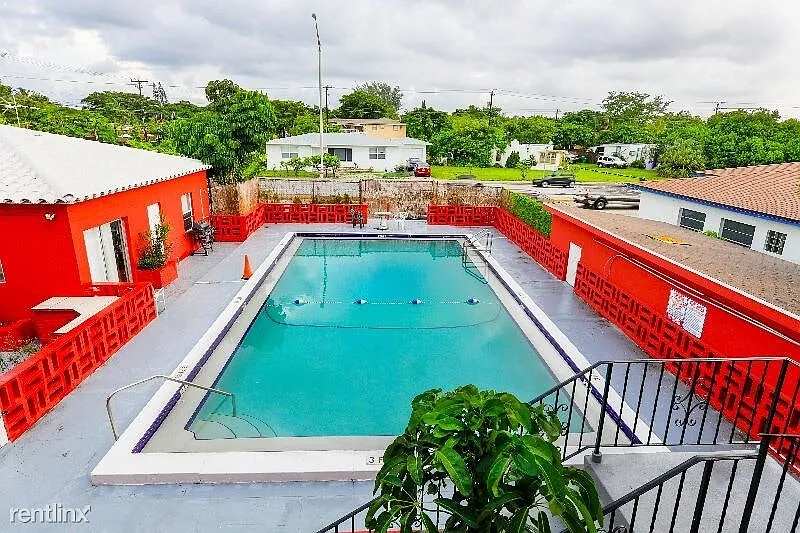 Building Photo - 2417 N 19th Ave #3
