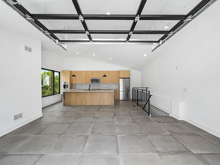 1772 N Front St #3 — Photo 29