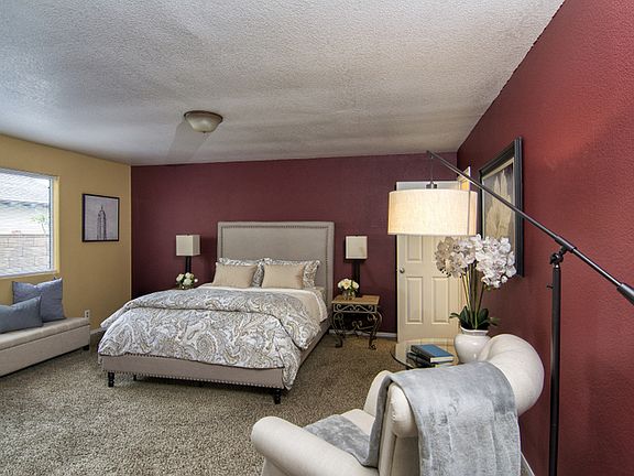 5th image of 2812 Bayshore Ave