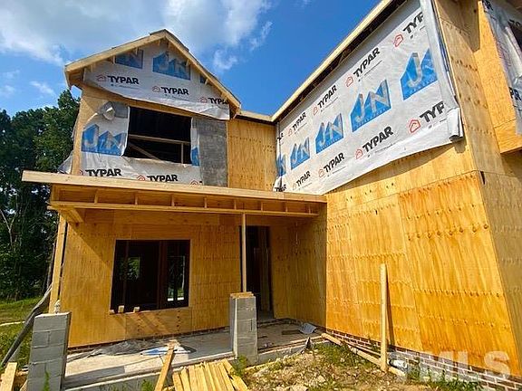 3rd image of 554 Fallingbrook Dr