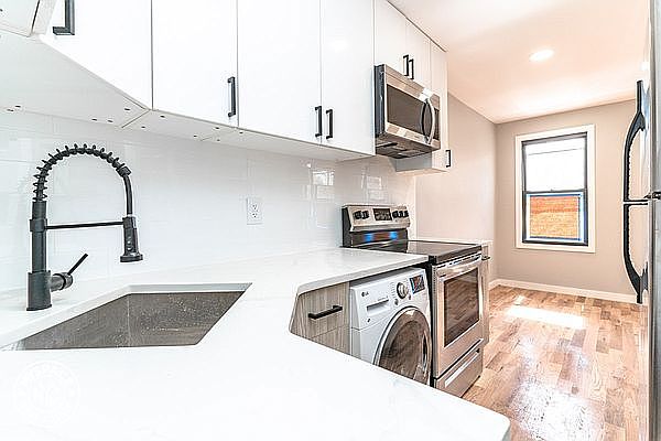 1st image of 2289 Pacific St #2
