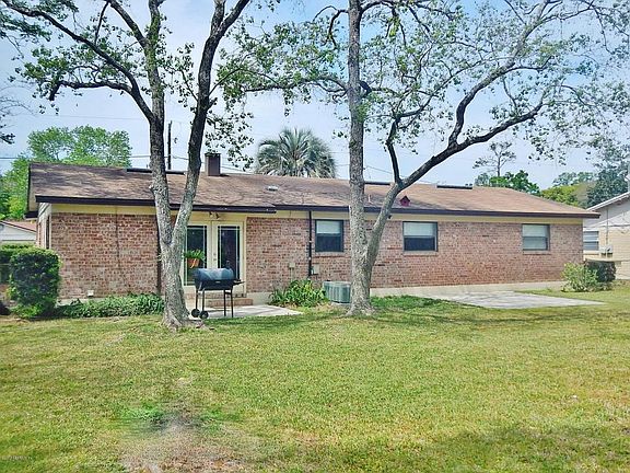 3rd image of 1253 Grove Park Dr